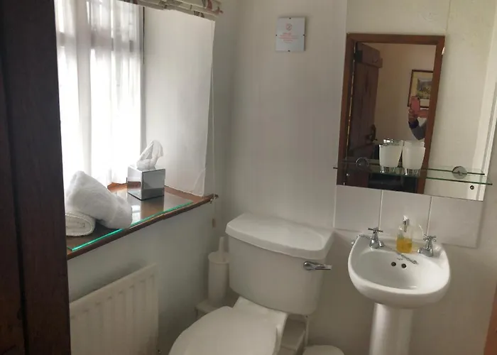 Holmeshead Farm Bed & Breakfast *