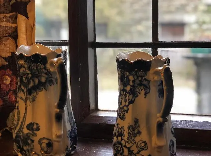 Holmeshead Farm Bed & Breakfast *