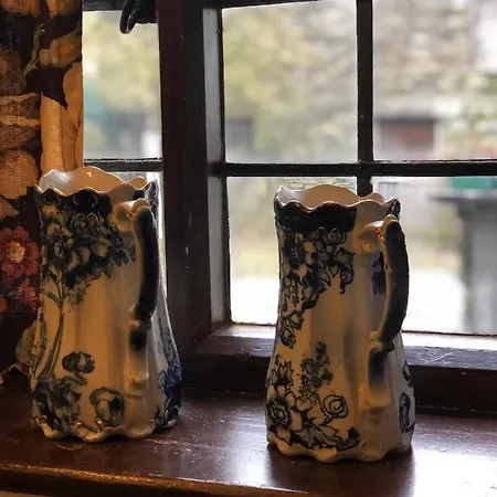 Holmeshead Farm Bed & Breakfast *